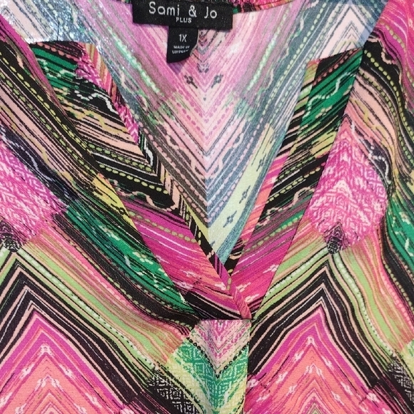 Sami & Jo Pink Sleeveless Blouse with Chevron Pattern - Picture 7 of 13